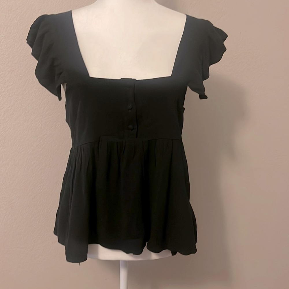 Miou Muse from VICI ruffle tank